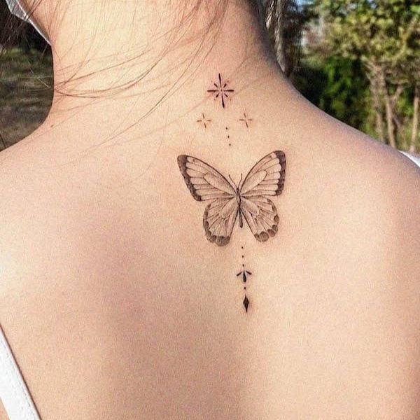 Tattoo lưng hình con bướm