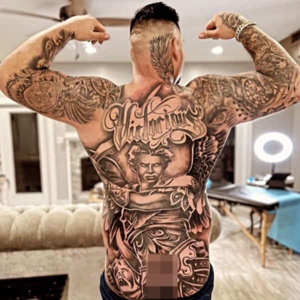 Tattoo lưng kẻ chiến thắng