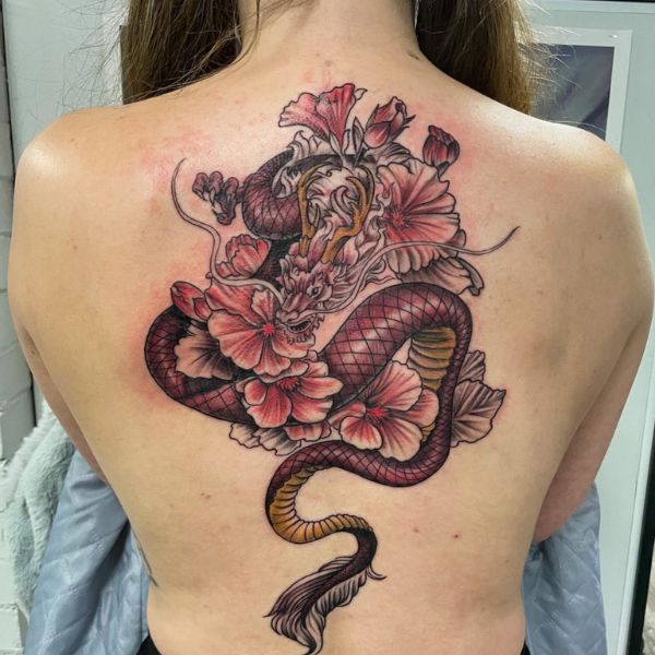 Tattoo lưng rồng