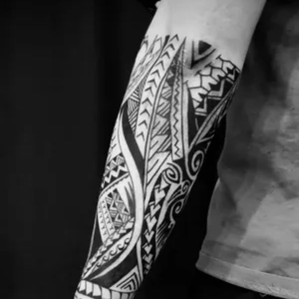 Tattoo maori cánh tay phái mạnh đẹp