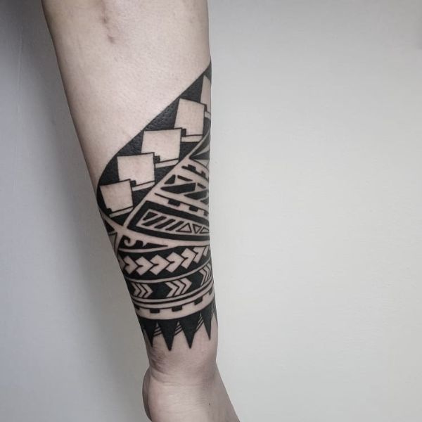 Tattoo maori cổ tay siêu đẹp dành cho nam