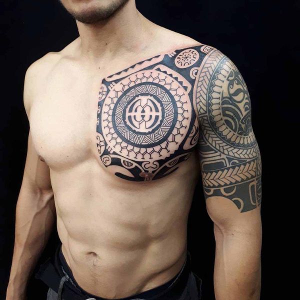 Tattoo maori ngực đẹp mắt mang lại nam