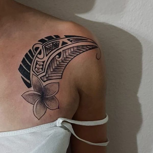 Tattoo maori nữ