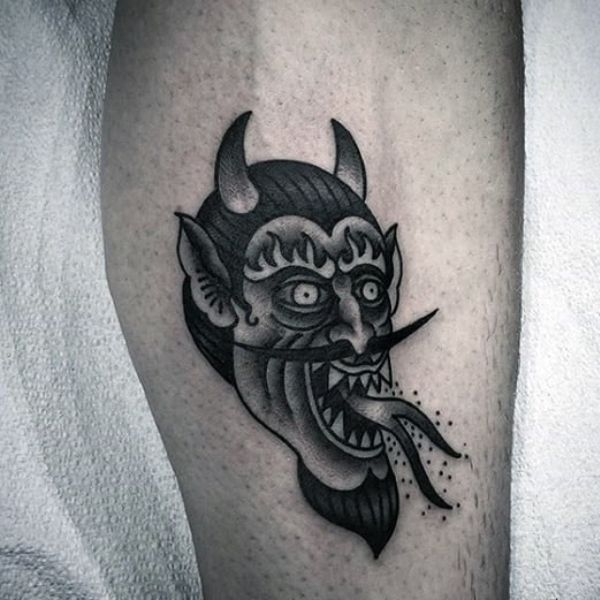 Tattoo mặt mũi quỷ mini đem lưỡi rắn
