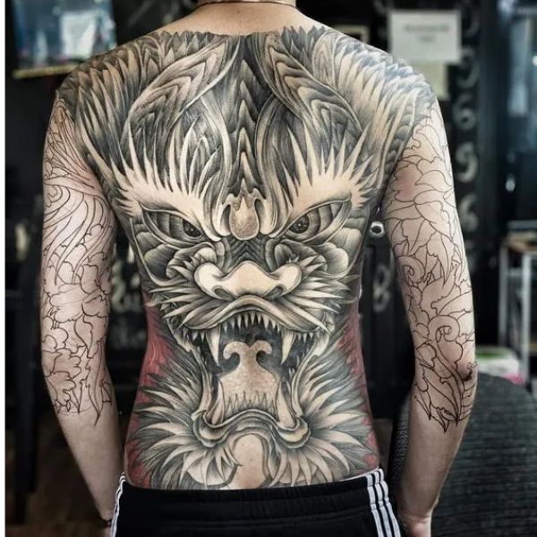 Tattoo Long kín sườn lưng ghê gớm nhất