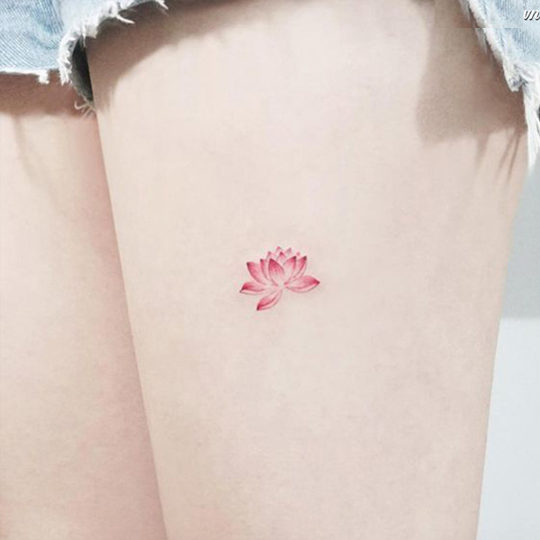 Tattoo mini cute hoa sen