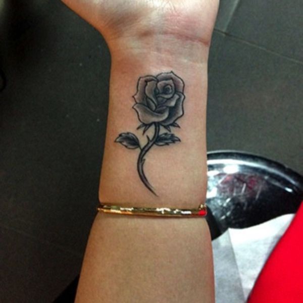 Tattoo mini đẹp hoa hồng ở tay