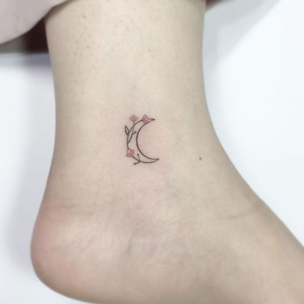 Tattoo mini đẹp mắt cá chân