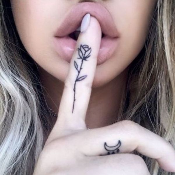 Tattoo mini ở ngón tay cho nữ
