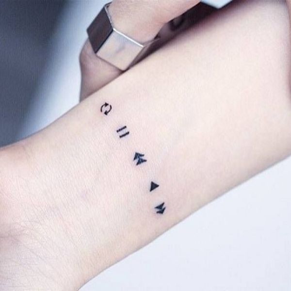 Tattoo nhỏ trên tay siêu đẹp