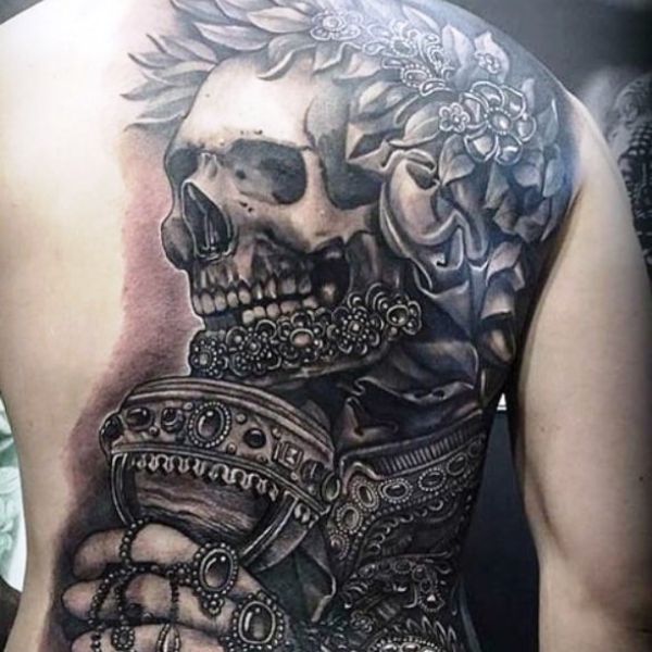 Tattoo nửa lưng đầu lâu siêu chất