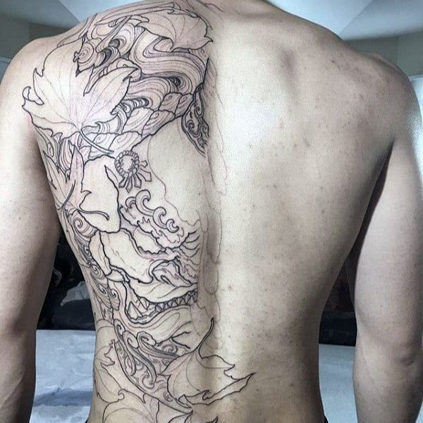 Tattoo nửa lưng đơn giản