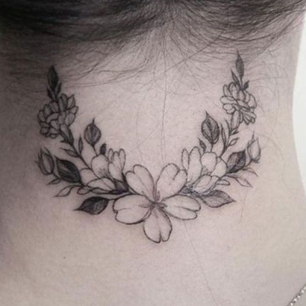 Tattoo ở gáy đẹp cho nữ