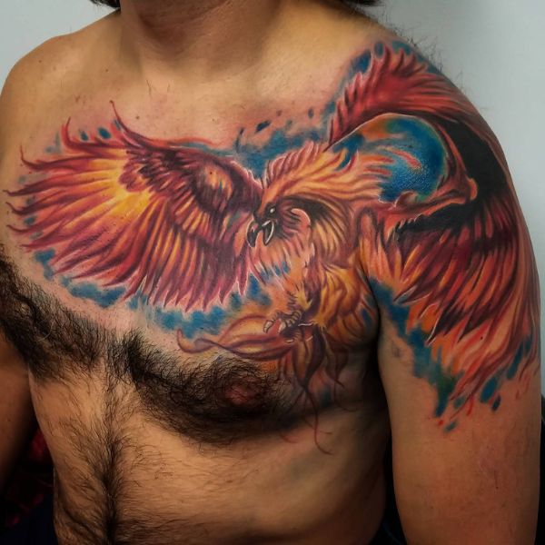 Tattoo phượng hoàng ở ngực nam