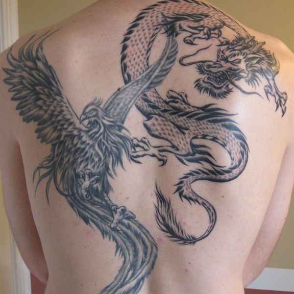 Tattoo phượng hoàng và rồng ở lưng
