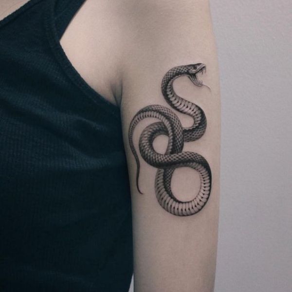 Tattoo rắn nhỏ