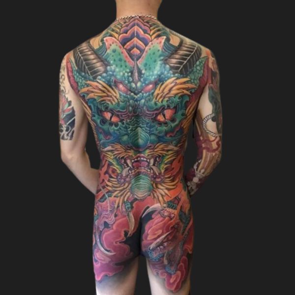 Tattoo Long kín sống lưng thủy quái