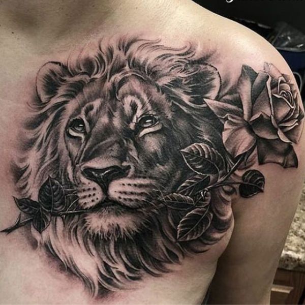 Tattoo sư tử ở ngực nam