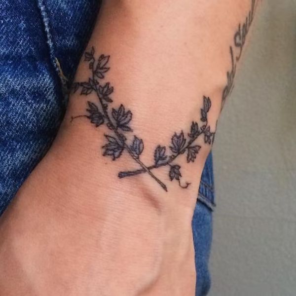 Tattoo vòng tay lá hoa