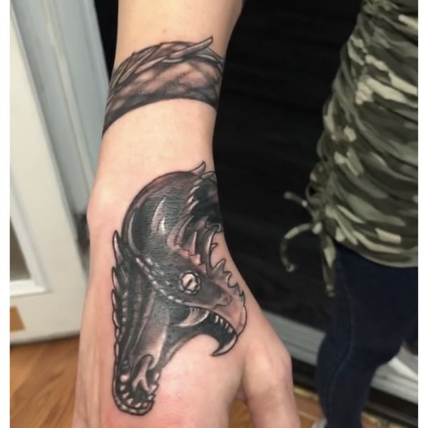 Tattoo cánh tay con rắn