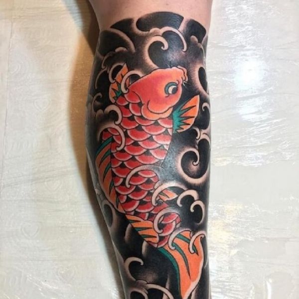 Tattoo cá chép ở chân