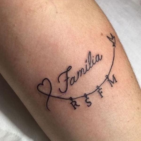 Tattoo chữ family đẹp