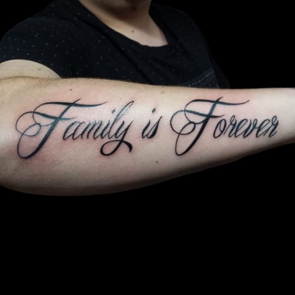Tattoo chữ family is forever