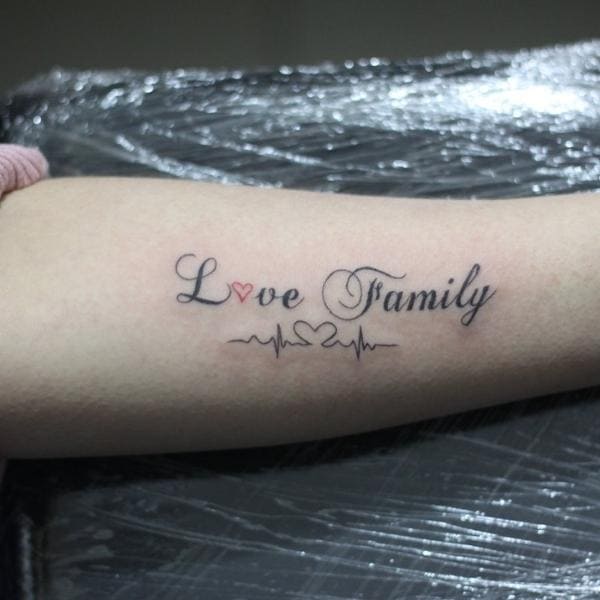 Tattoo chữ love family