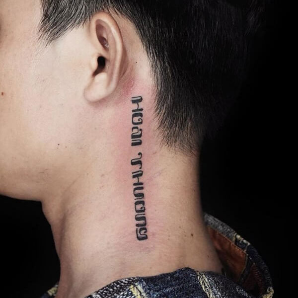 Tattoo chữ ở cổ ý nghĩa