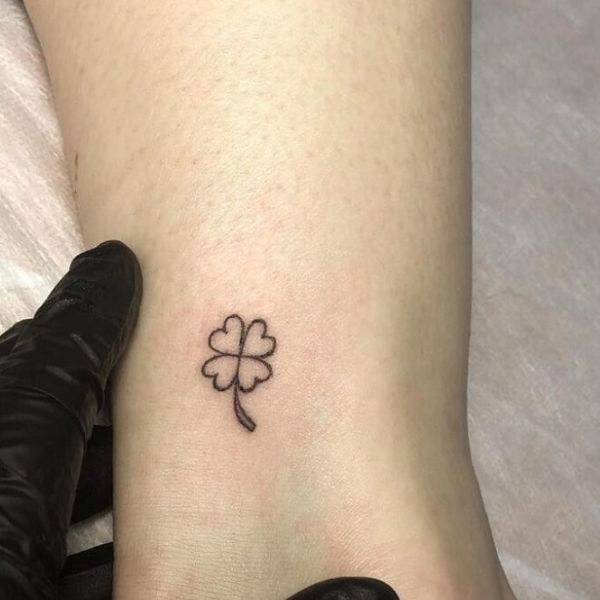 Tattoo cỏ 4 lá cổ chân đẹp