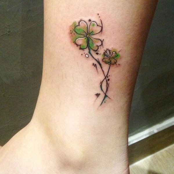 Tattoo cỏ 4 lá ở cồ bàn chân đẹp