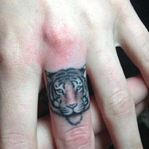 Tattoo con hổ mini