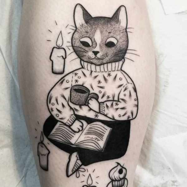 Tattoo con mèo chăm học
