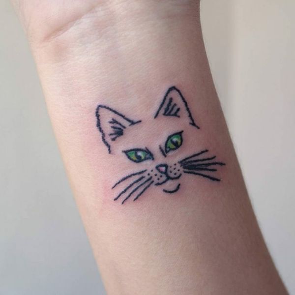 Tattoo con cái mèo ở cổ tay