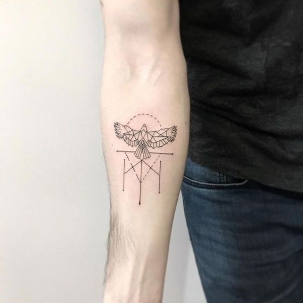 Tattoo đại bàng đơn giản