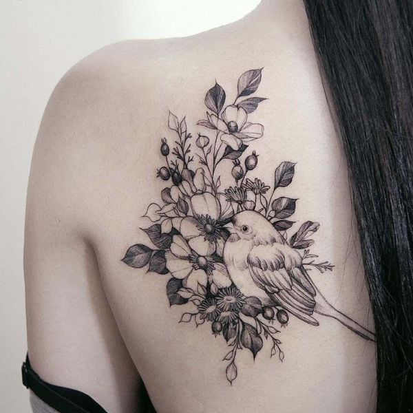 Tattoo đẹp cho nữ ở lưng chất