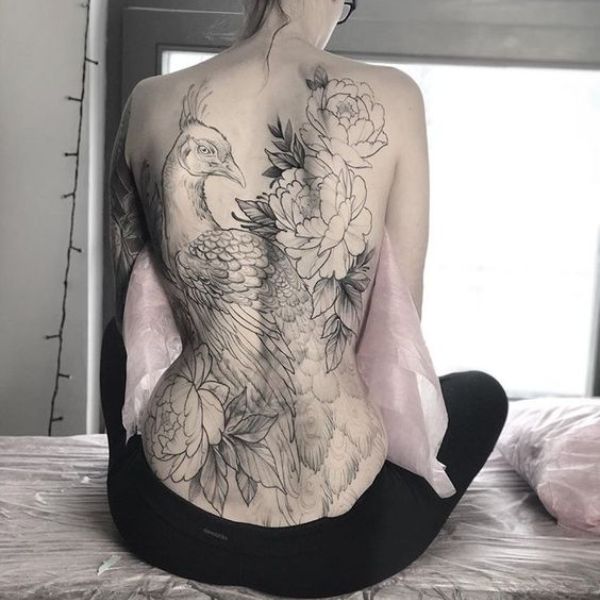 Tattoo đẹp cho nữ ở lưng kín