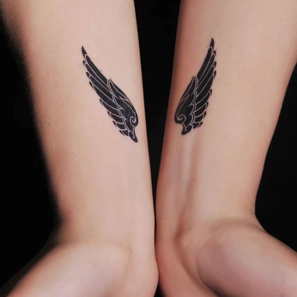 Tattoo đôi cánh cặp mini