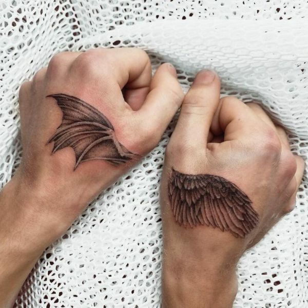 Tattoo đôi cánh của đối lập