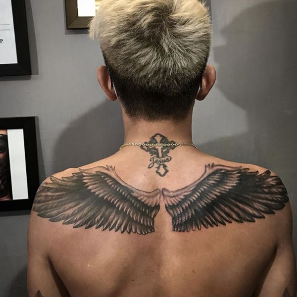 Tattoo đôi cánh lưng nam