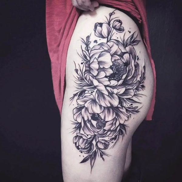 Tattoo đùi hoa kiểu mẫu đơn