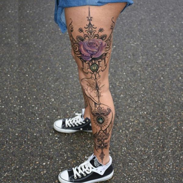 Tattoo full chân hoa văn châu âu