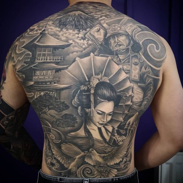 Tattoo geisha full lưng