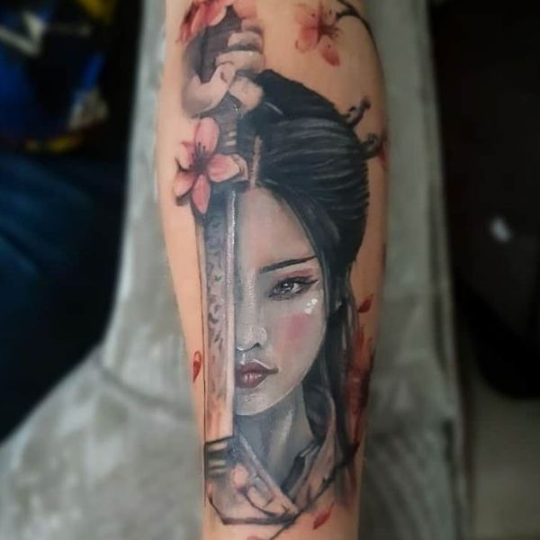 Tattoo geisha hoa anh đào