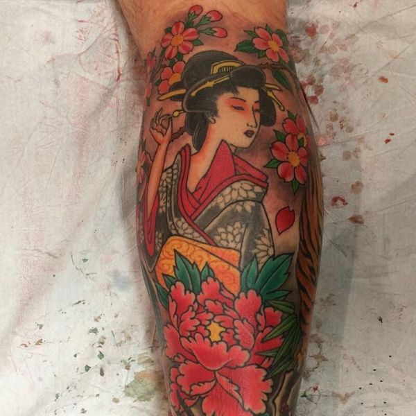 Tattoo geisha kín bắp chân đẹp