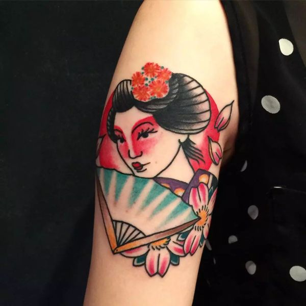 Tattoo geisha ở bắp tay nam đẹp