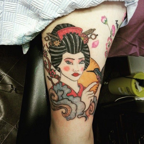 Tattoo geisha và chim
