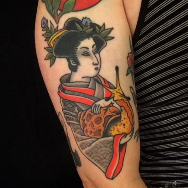 Tattoo geisha và hoa