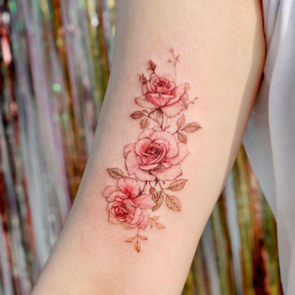 Tattoo huê hồng bắp tay