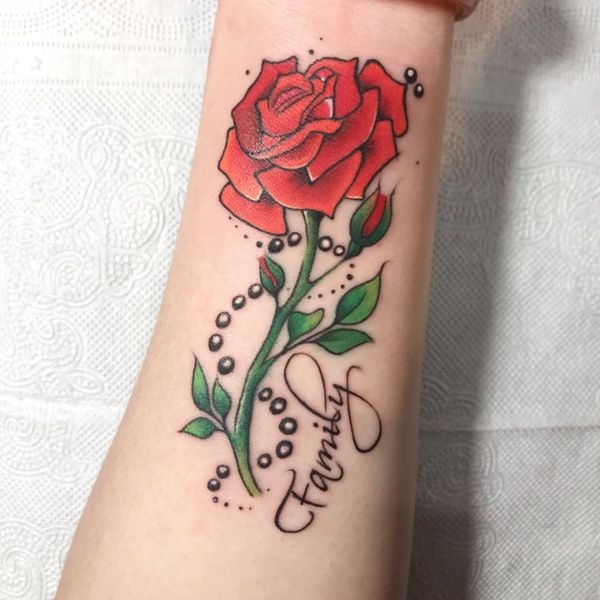 Tattoo huê hồng ở tay